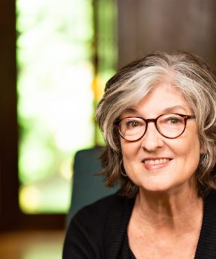 Barbara Kingsolver author photo