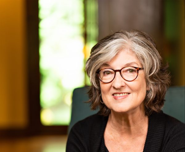 Faber to Publish Barbara Kingsolver’s Debut Book, Holding the Line