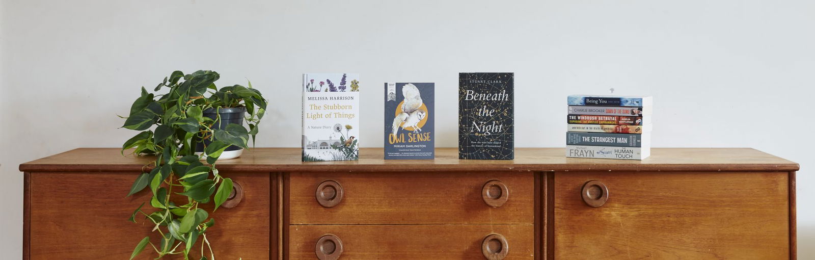 https://static.faber.co.uk/wp-content/uploads/2021/09/Non-fiction-natural-history_credit-Lesley-Lau-1920x613.jpg