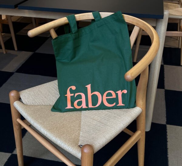Faber autumn tote bag on chair